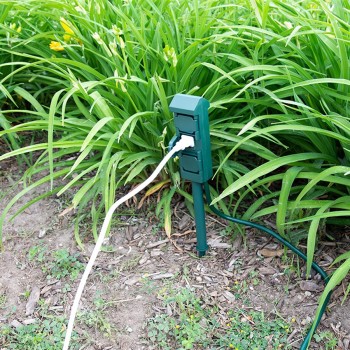 LightWay Outdoor Mini Power Stake Grounded 3-Outlet Green