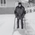 ProYard Poussoir à neige roulant 30 po. Robuste avec roues, poignée en forme de U